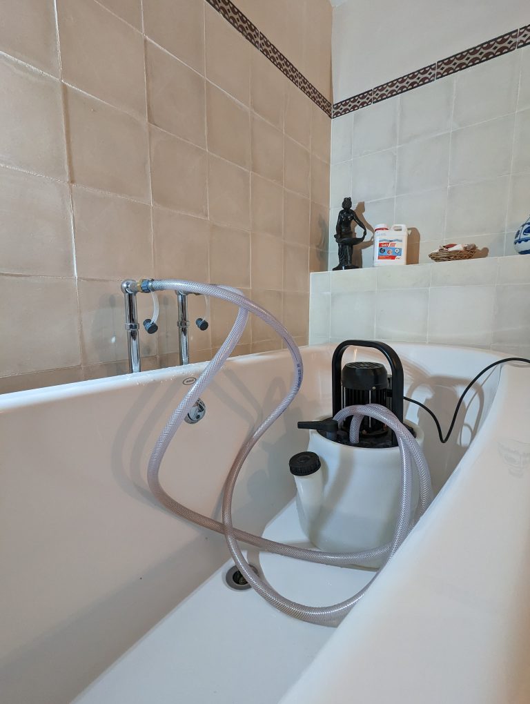 Détartrage ballon d’eau chaude et canalisation Marseille – Catanzaro Plomberie