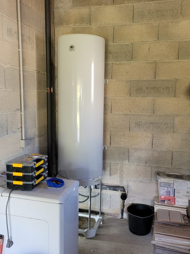 Remplacement chauffe-eau à Marseille par Catanzaro Plomberie, plombier certifié